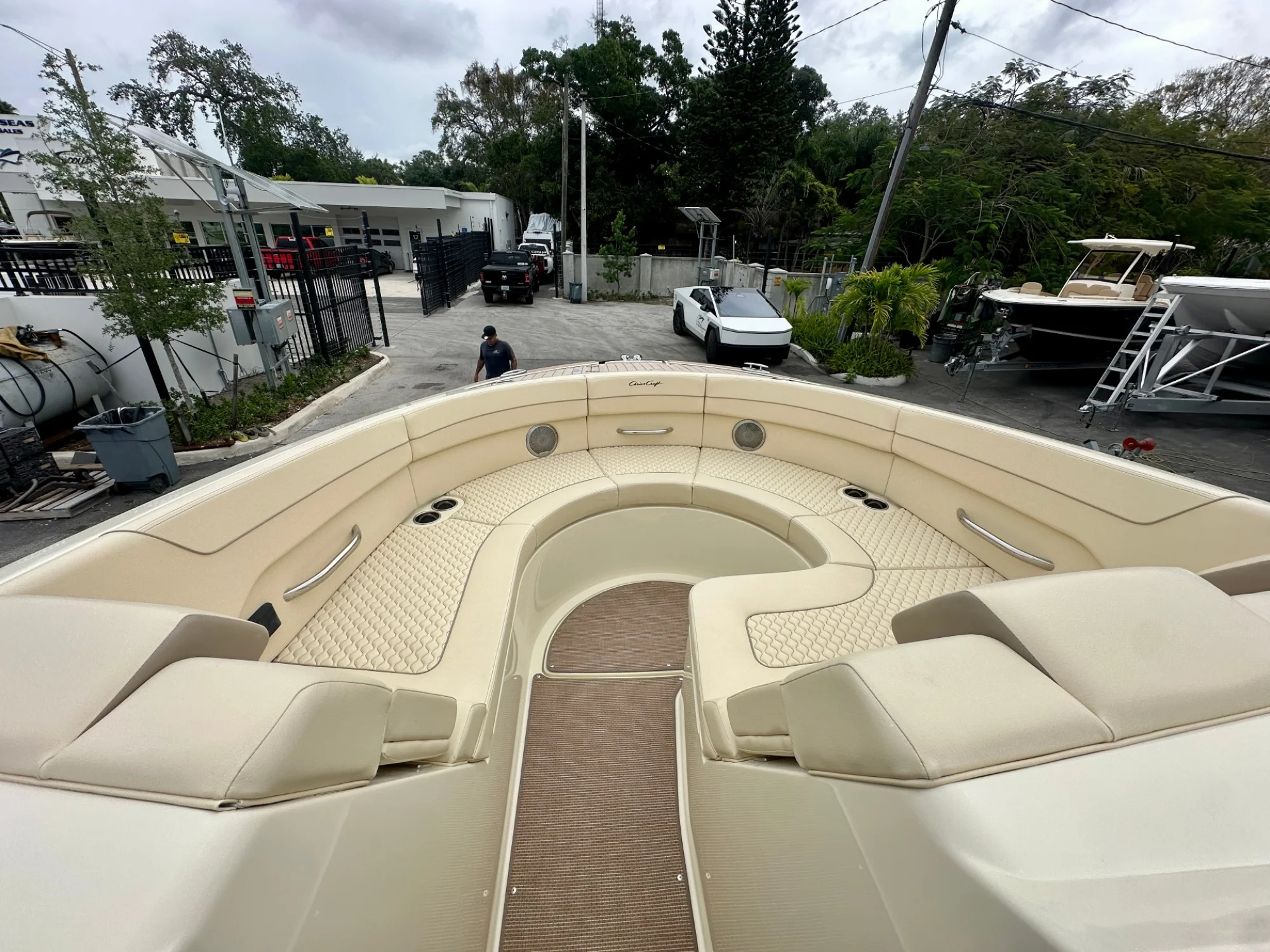 2025 Chris Craft Launch GT 35 - Image 4