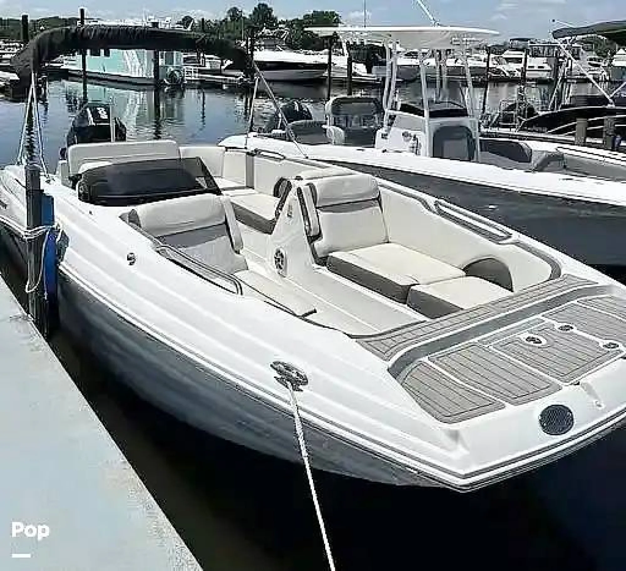 2024 Crownline E230XS - Main Image