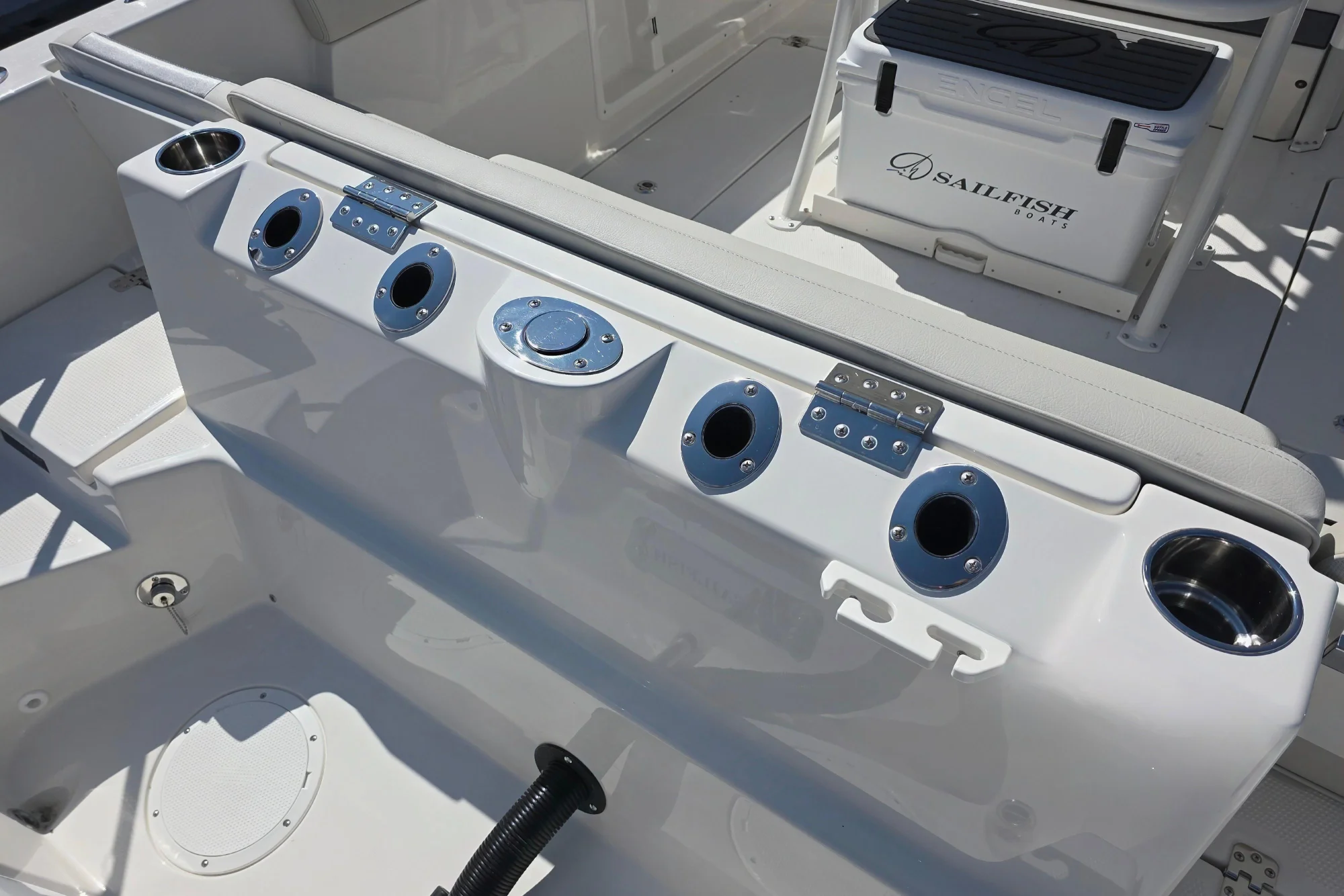 2027 Sailfish 252 CC - Image 4