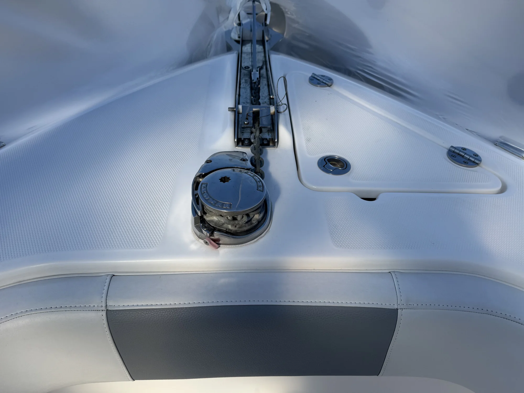 2019 Everglades 295 Center Console - Image 2