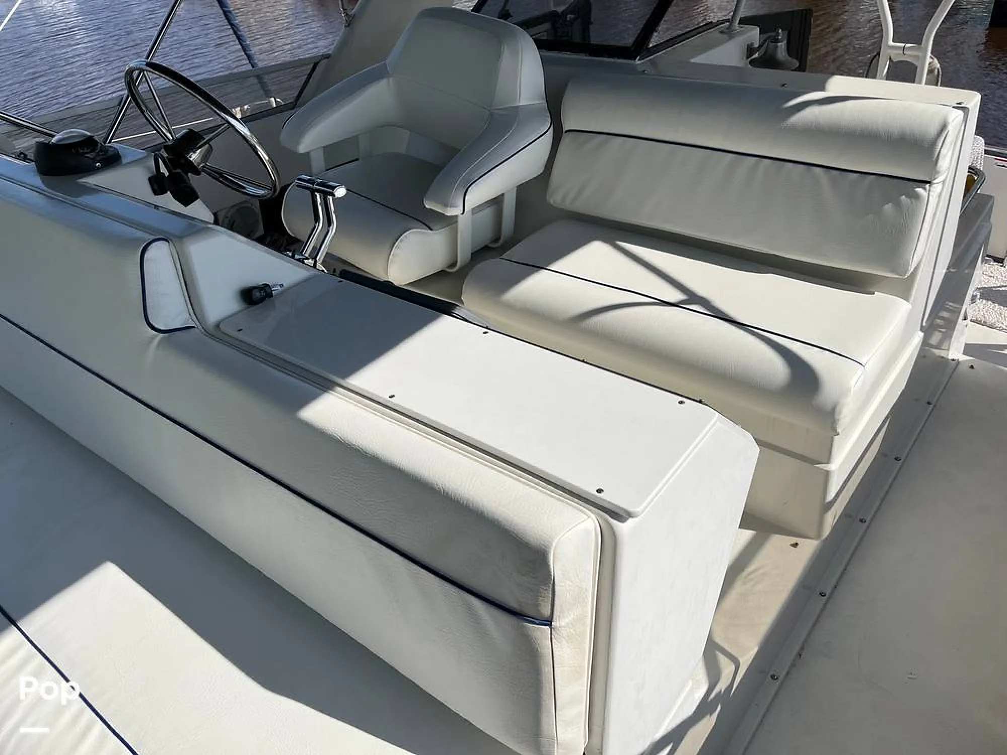 1993 Carver 370 AFT - Image 5
