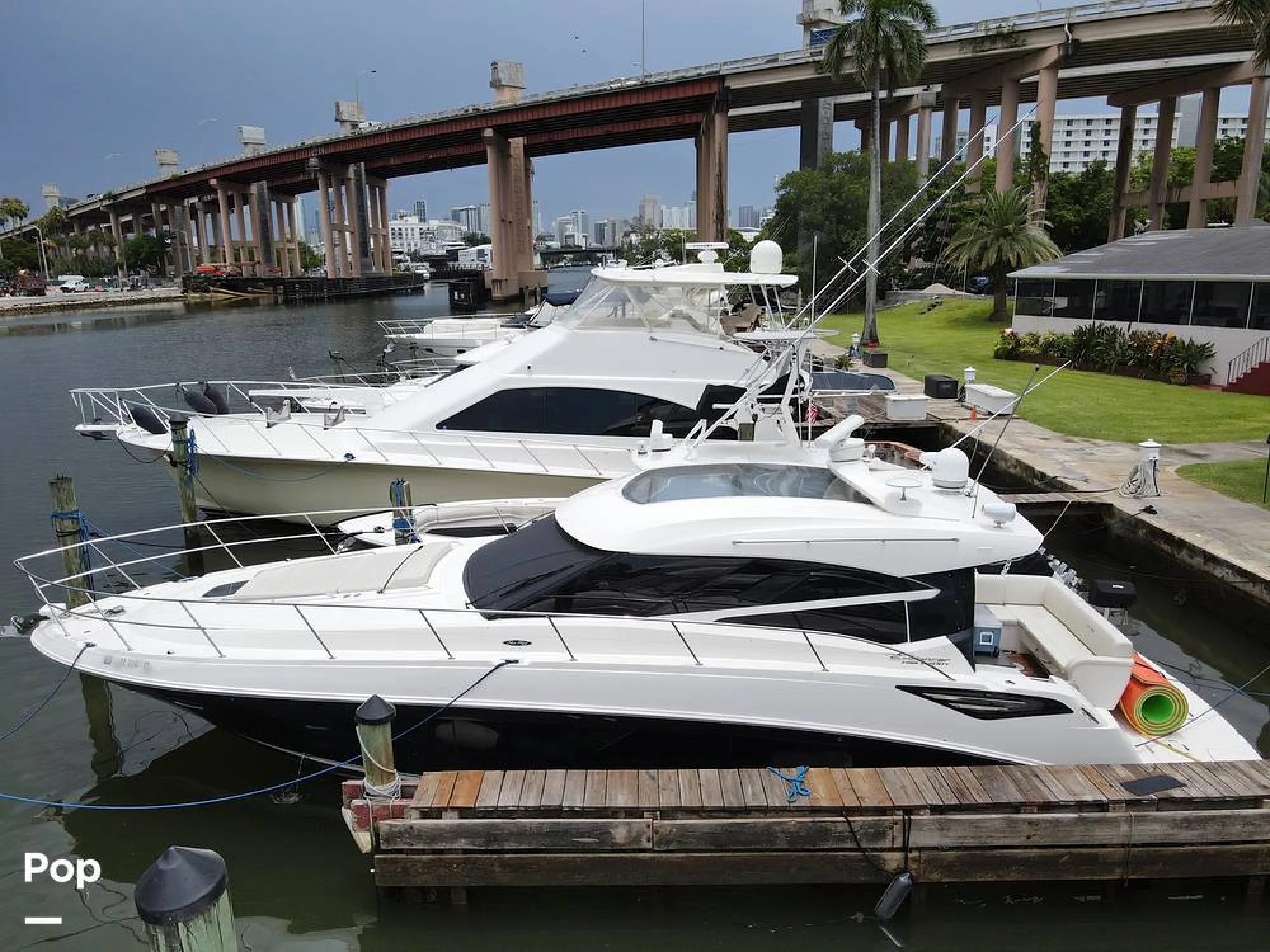 2016 Sea Ray 470 Sundancer - Image 2