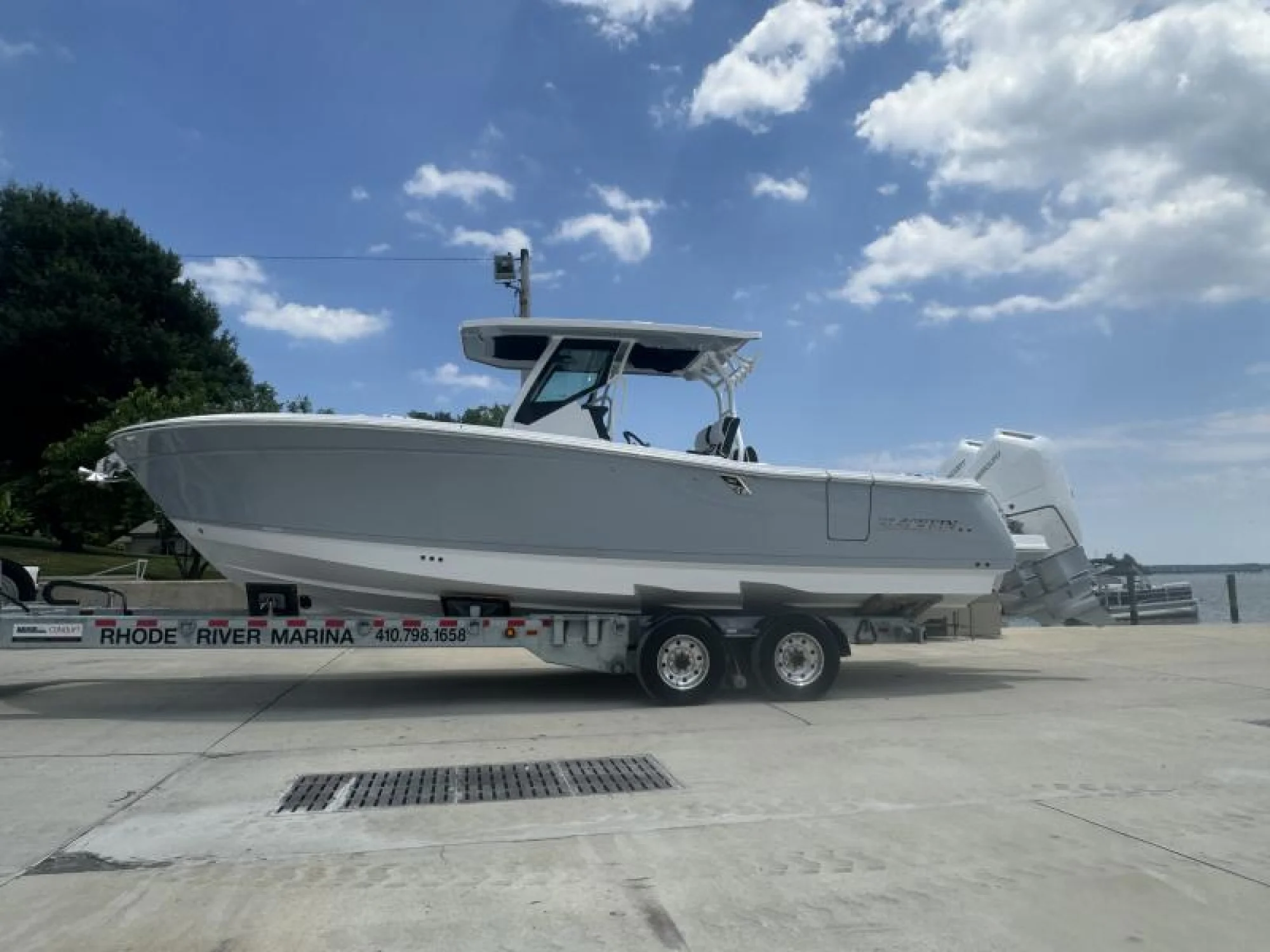 2025 Blackfin 302 CC - Main Image