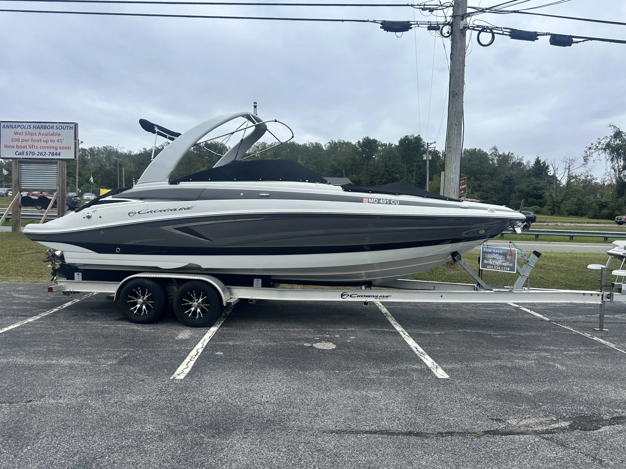 2023 Crownline 270 SS - Image 2