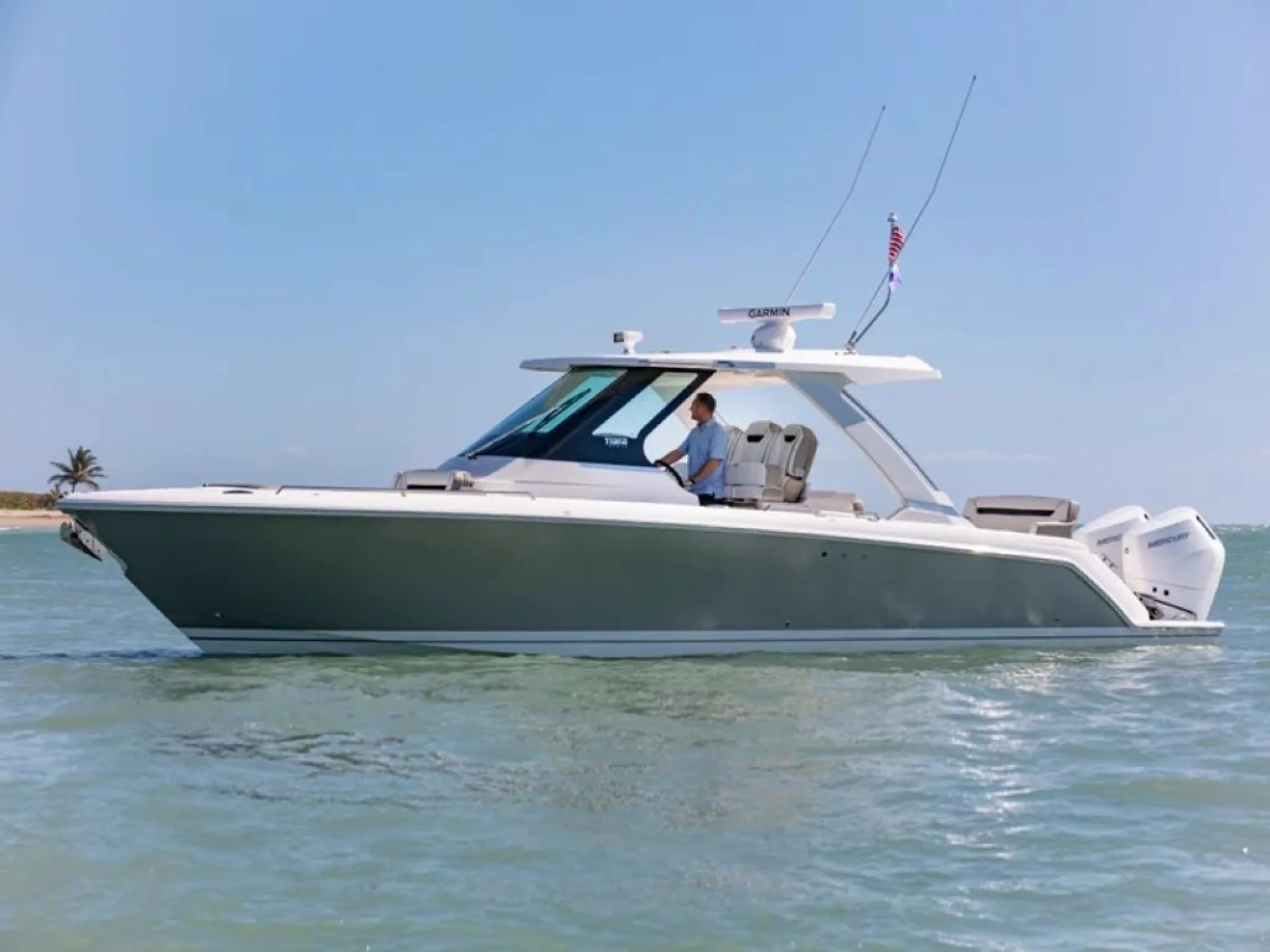 Tiara Yachts 34LS