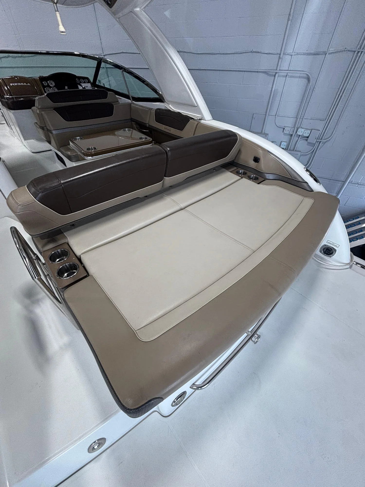 2019 Formula 350 Crossover Bowrider I/O - Image 3