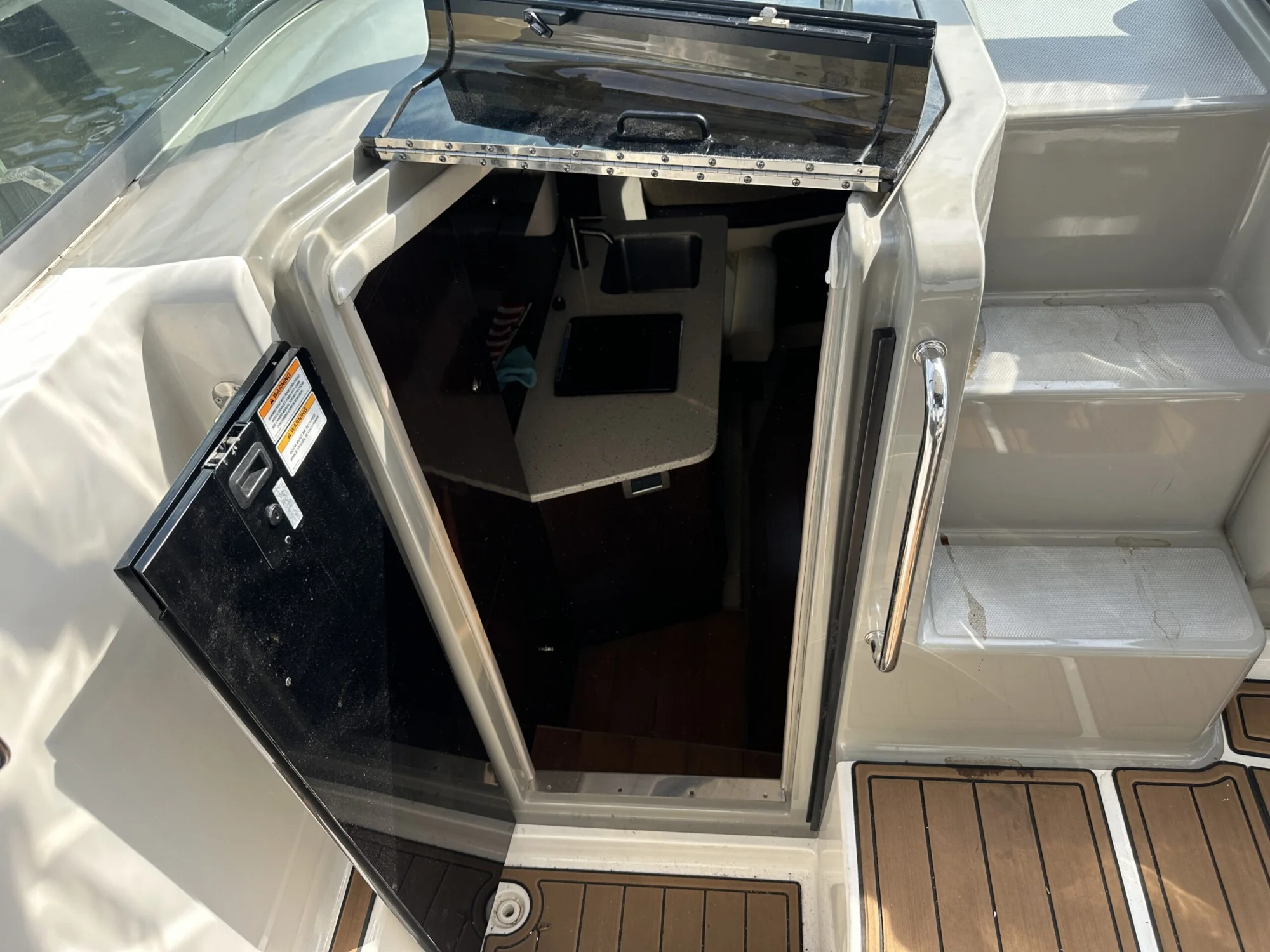 2015 Sea Ray Sundancer 310 - Image 5