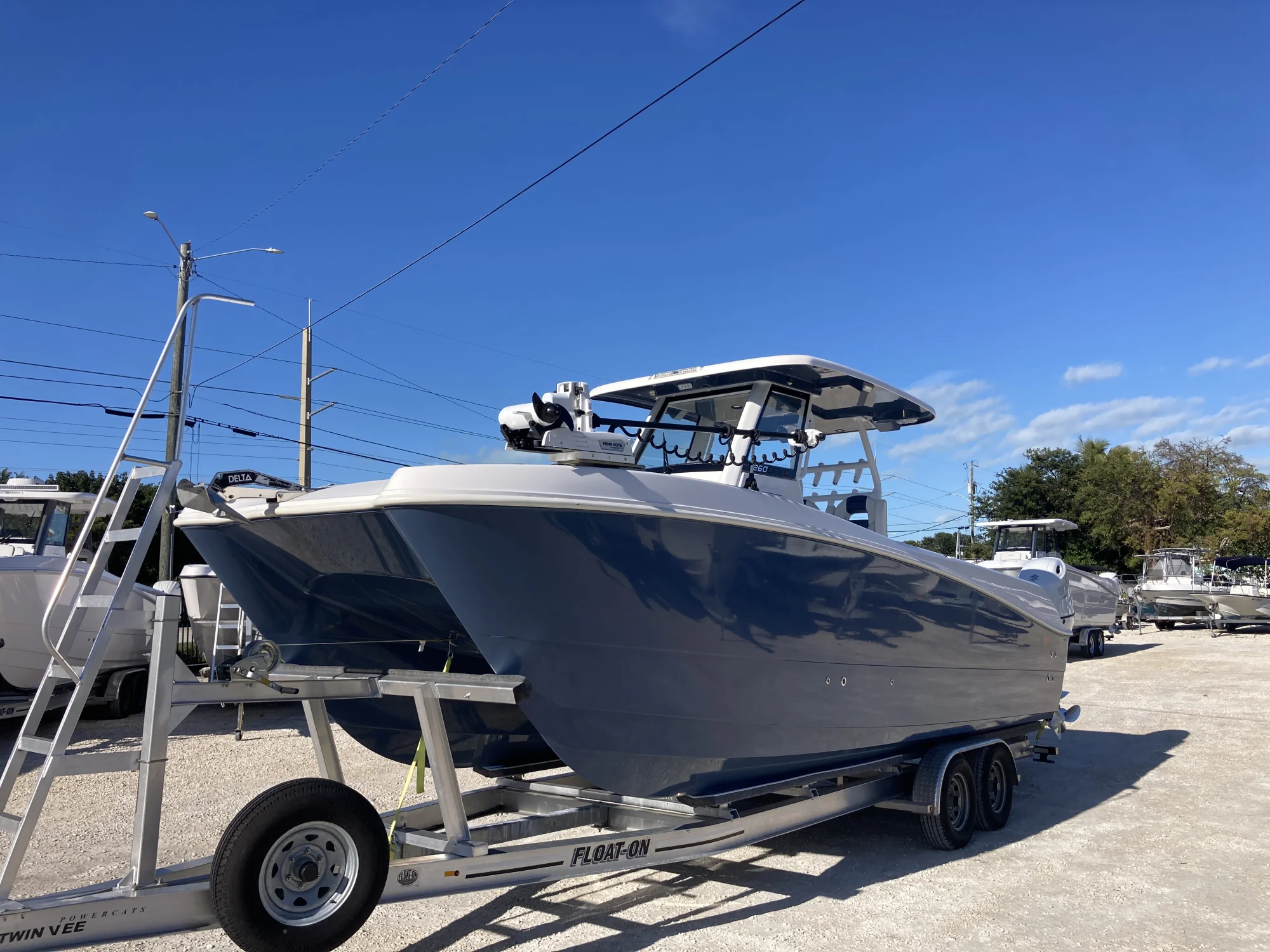 2025 Twin Vee 260 GFX2