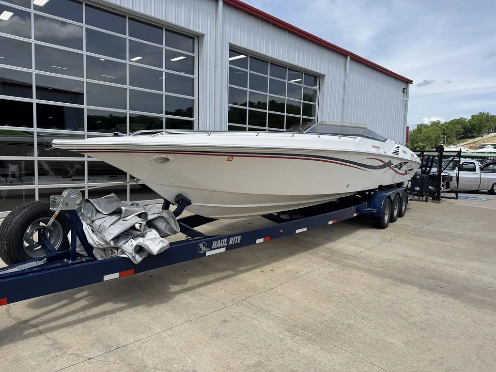 Fountain 35 Executioner - Image 2