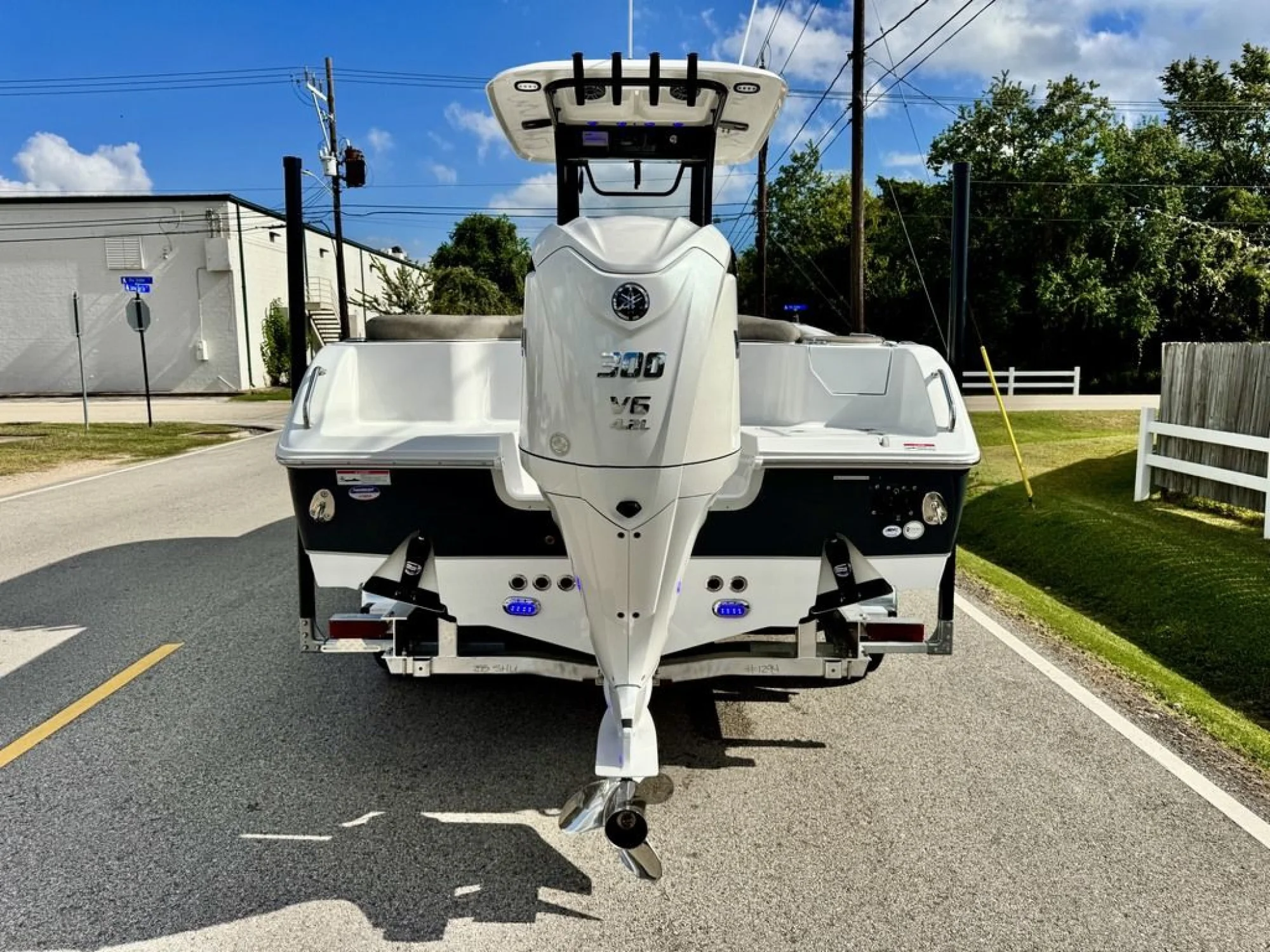 2027 Sea Hunt Ultra 255SE - Image 3