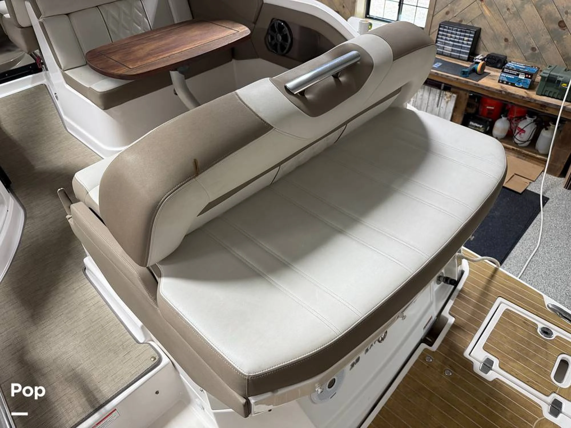 2018 Regal 28 Express - Image 5