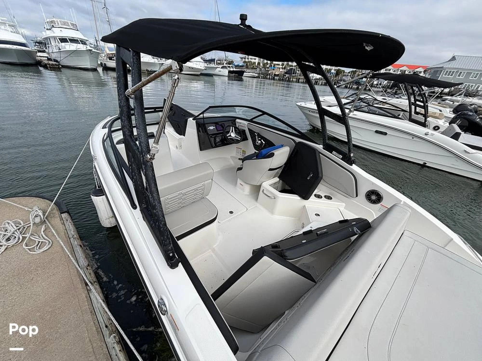 2025 Sea Ray SPX 210 OB - Image 2