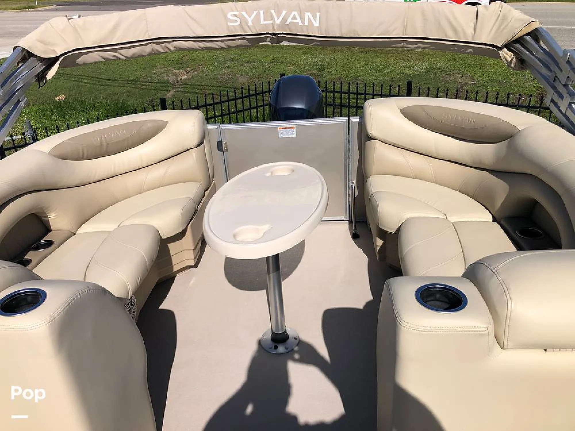 2019 Sylvan Mirage 8522 LE - Image 4