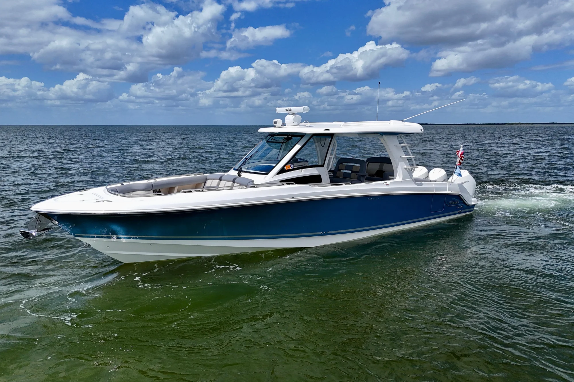 2025 Boston Whaler 350 Realm - Image 3