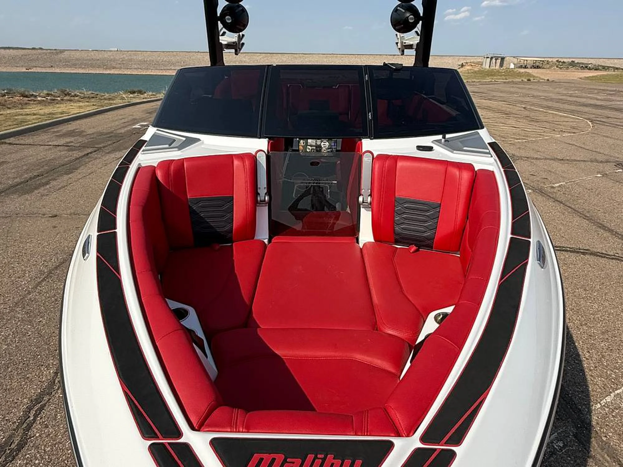 2023 Malibu Wakesetter 25 LSV - Image 5