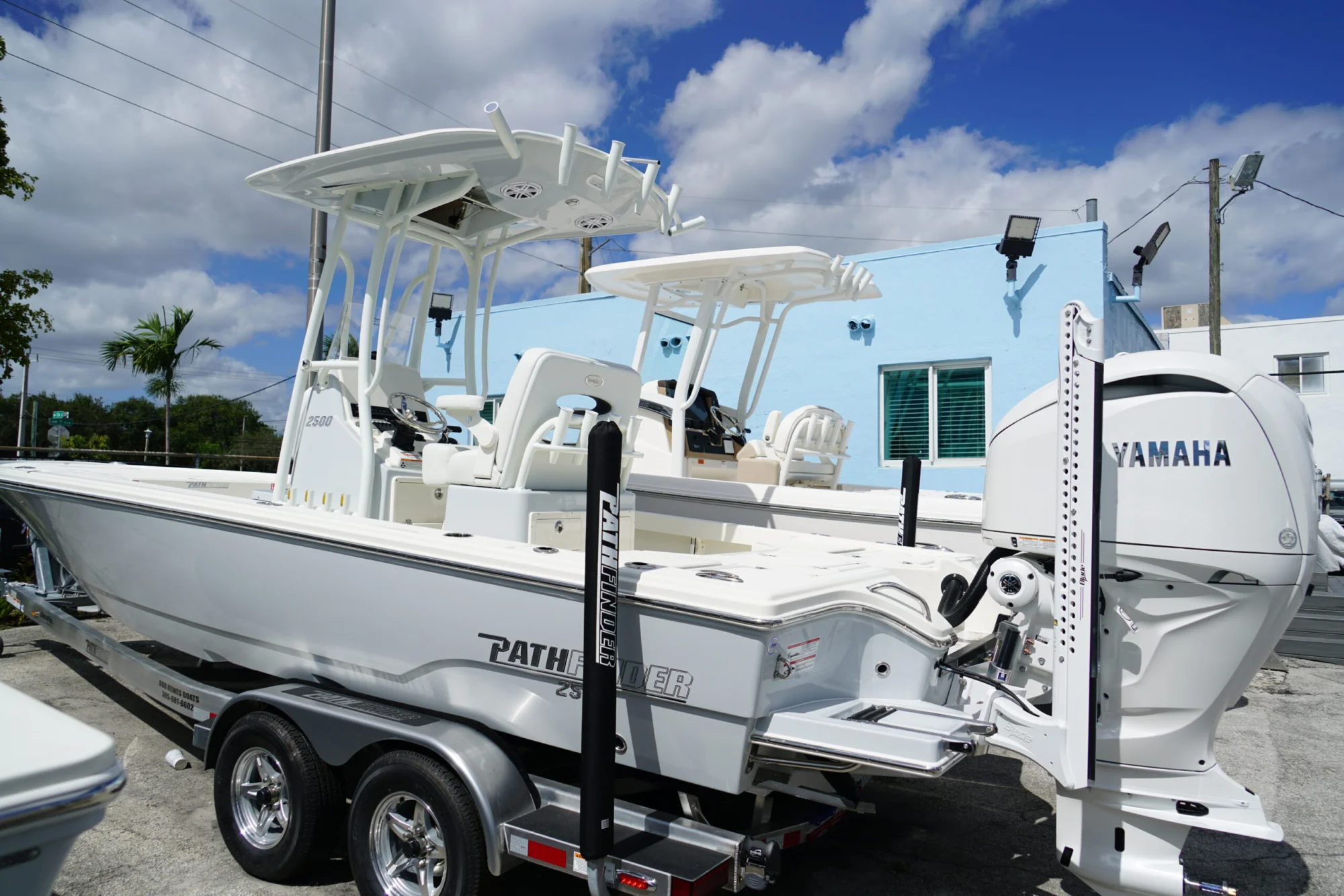 2026 PATHFINDER BOATS 2500 Hybrid - Image 3