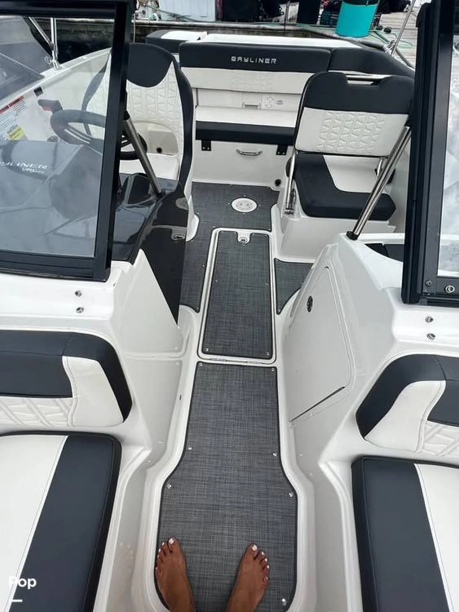 2021 Bayliner VR5 - Image 3