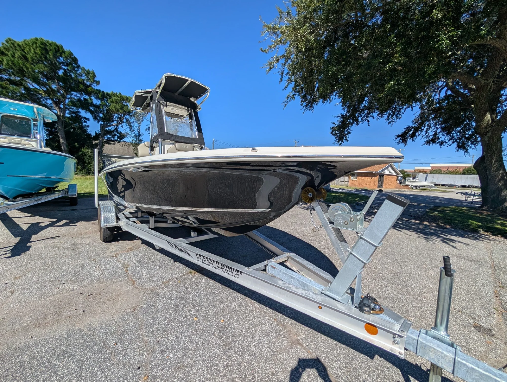 2024 Key West 230 Bay Reef Black - Image 3