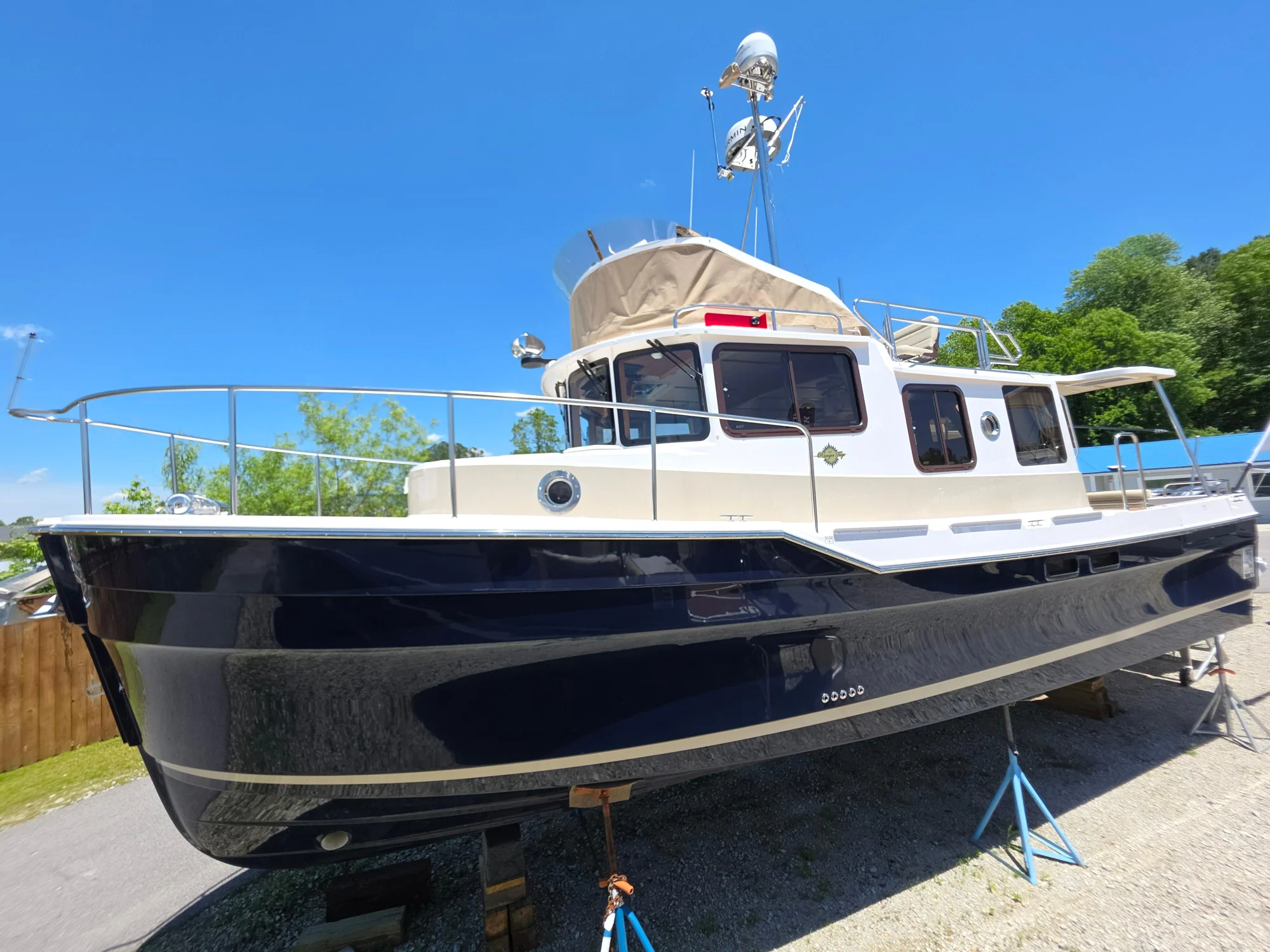 2025 Ranger Tugs R-31 CB - Image 2