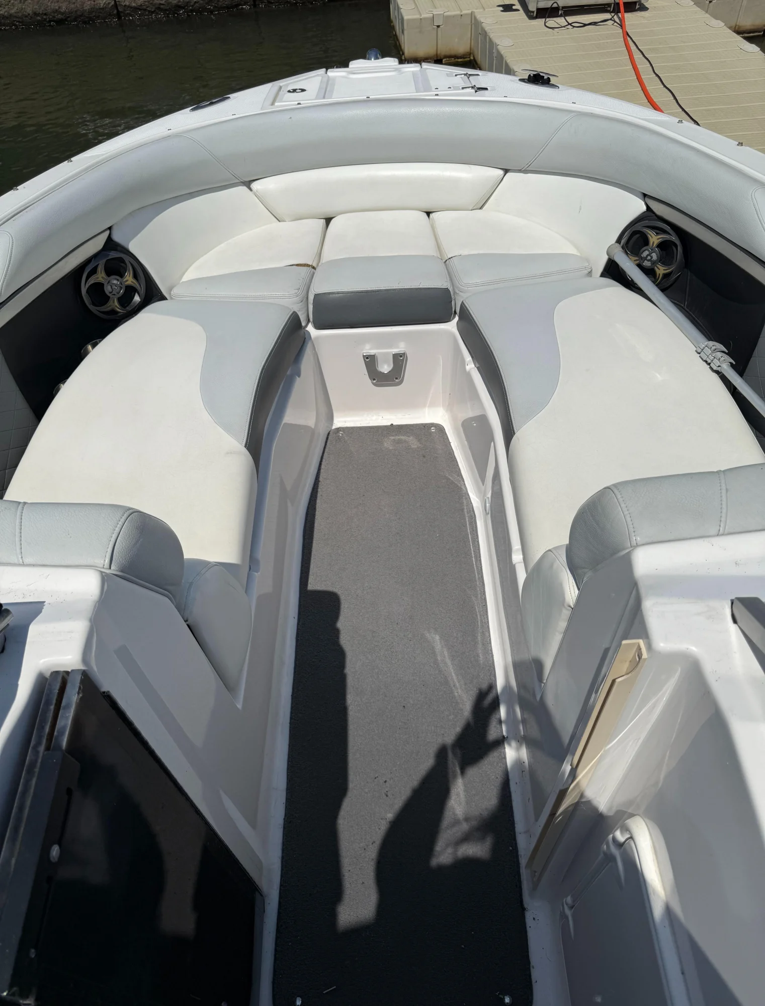 2012 Regal 2700 ES Bowrider - Image 4