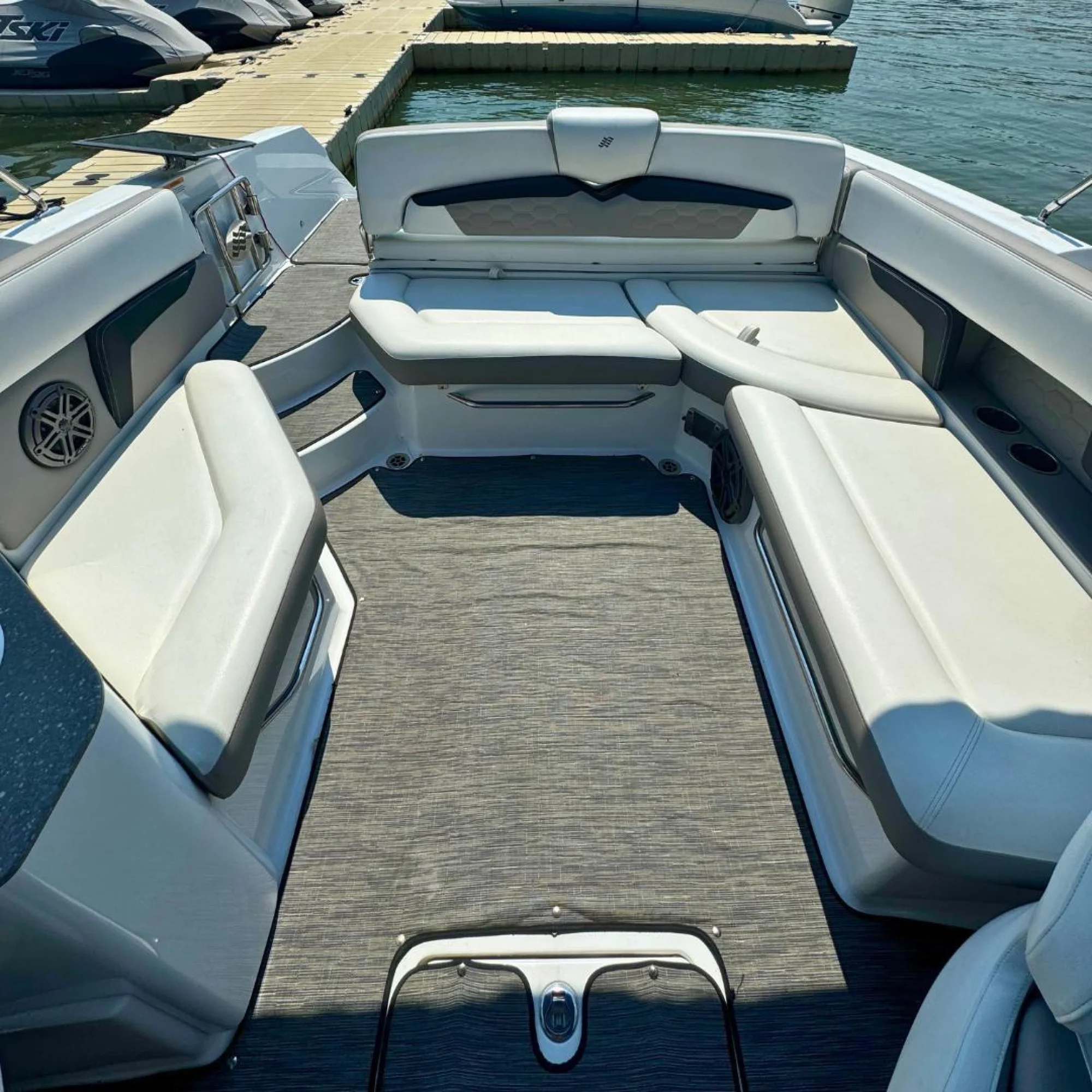 2021 Four Winns HD8 270SD - Image 5