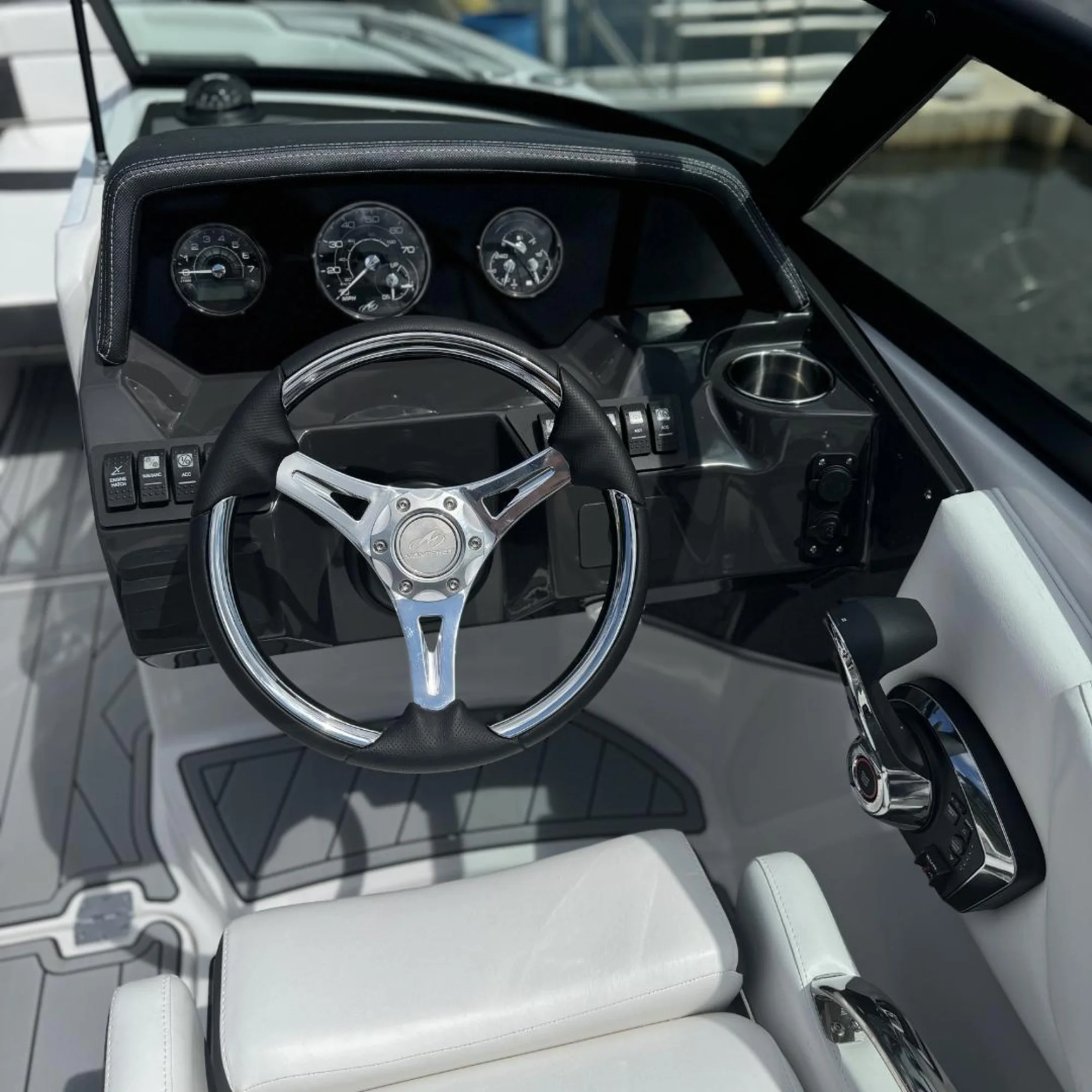 2025 Monterey M45 Series - Image 5