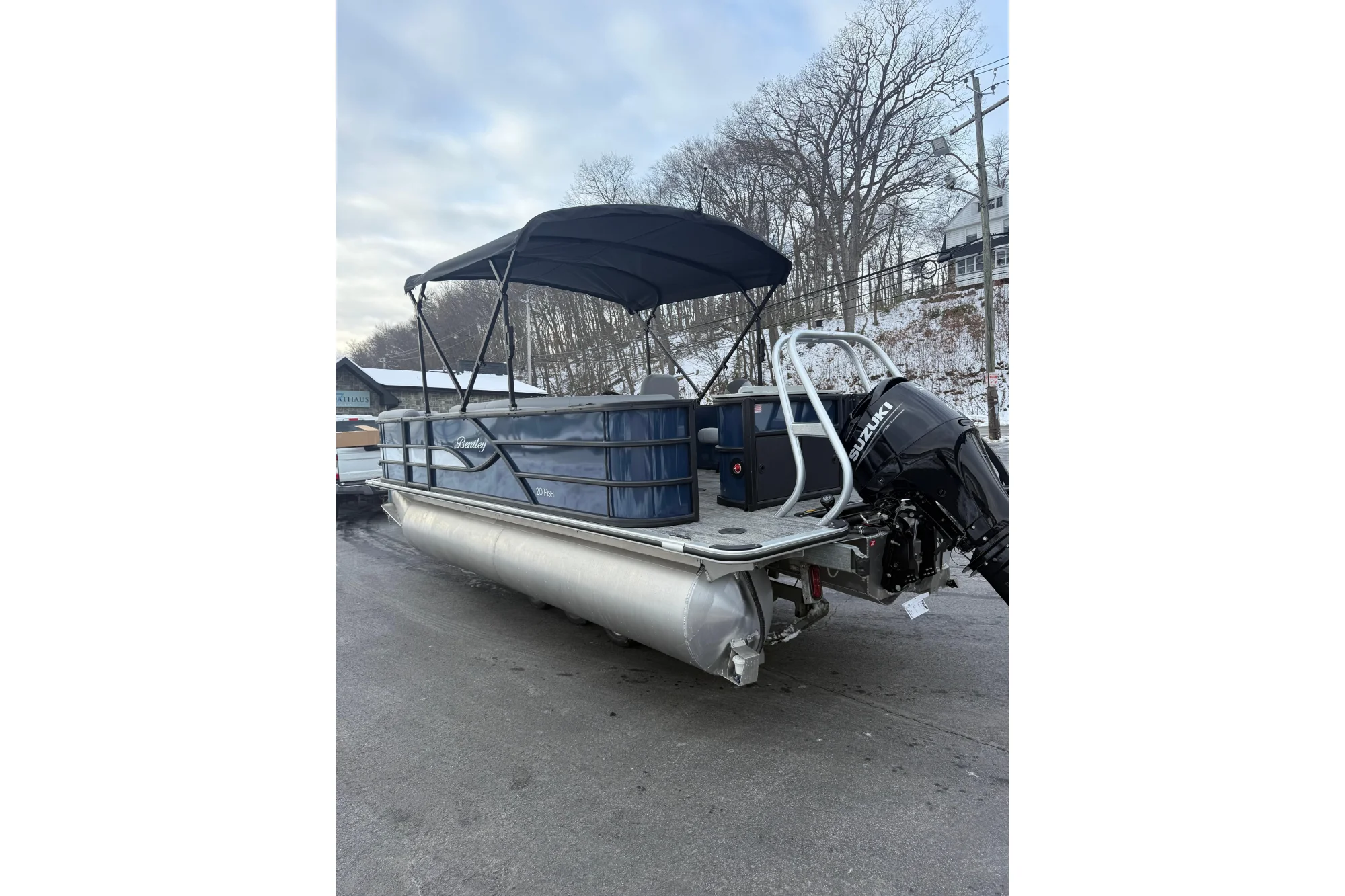 2026 Bentley Pontoons 200 Fish-N-Cruise - Image 2