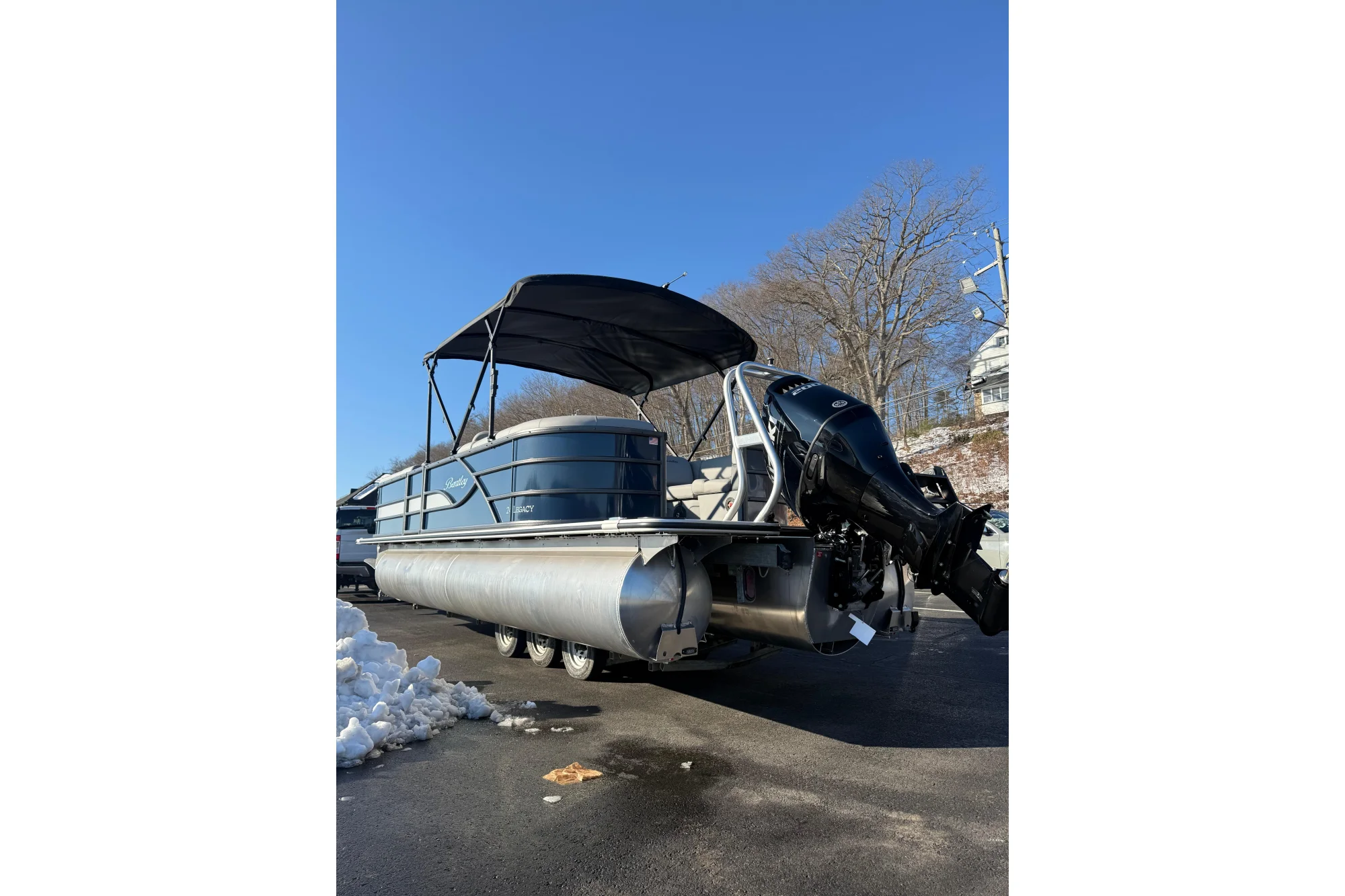 2026 Bentley Pontoons Legacy 243 Navigator - Image 2