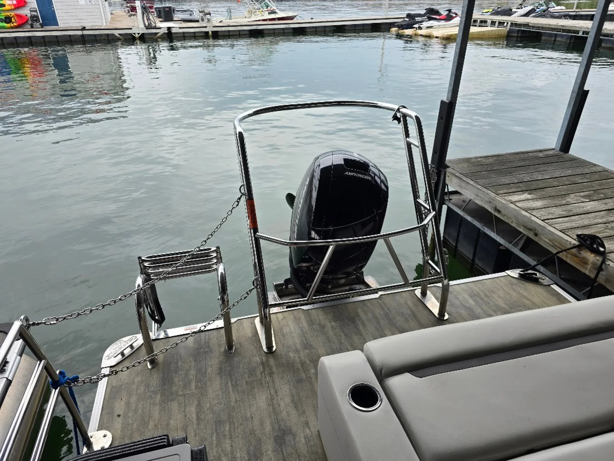 2023 Crest 220 DLX SLS Tritoon - Image 2