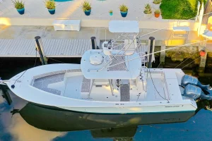 32 Regulator -Seakeeper & Second Station