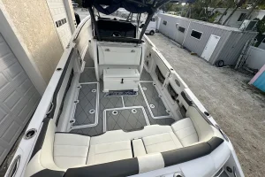 2020 Nor-Tech 390 Sport image 6