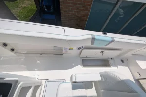 2025 Robalo R250 Seafoam