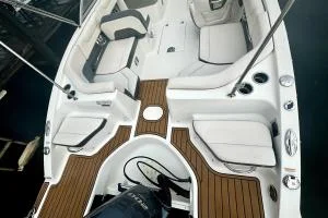 Chaparral 230 Suncoast