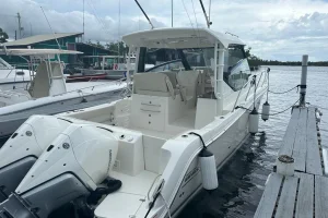 Boston Whaler 325 Conquest 2022