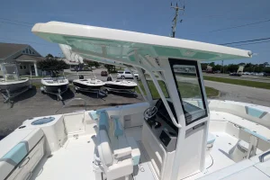 2025 Robalo R250 Seafoam