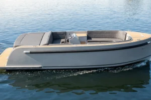 2023 Maxima 840