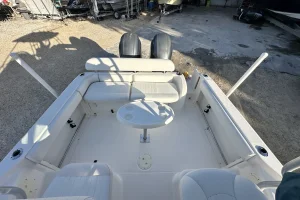 2016 Robalo R265 image 12