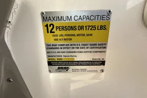 2016 Robalo R265 image 10