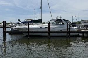 2001 Cruisers Yachts 3780 Express
