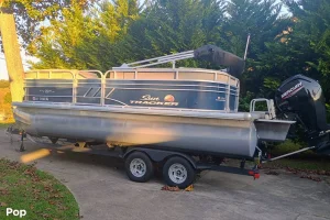 2022 Sun Tracker Party Barge 20 DLX