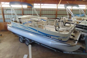 Bentley 220 Fish Pontoon