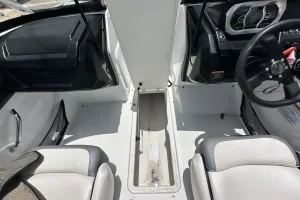 2022 Scarab 195 ID image 9