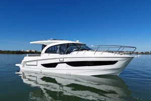 2027 Beneteau Antares 11