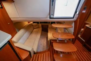 Tiara Yachts 3900 Sovran