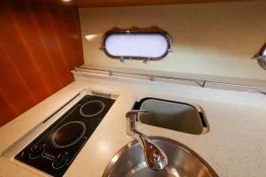 Tiara Yachts 3900 Sovran