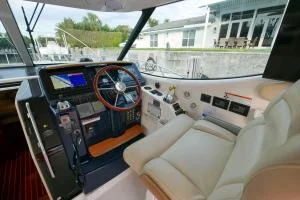 Tiara Yachts 3900 Sovran