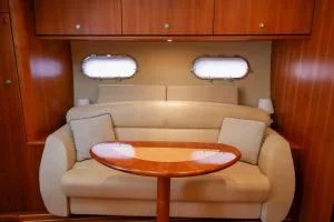 Tiara Yachts 3900 Sovran