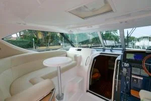 Tiara Yachts 3900 Sovran