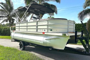 2022 LEXINGTON 320 20′ Pontoon