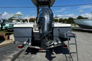 2025 Robalo 246 Cayman Shark Gray